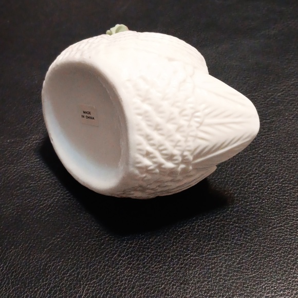 Antique/ Vintage swan, beautiful bone china, gold trim - Picture 4 of 4